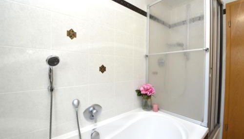 NUE09-FW Apartment in Lauf a.d. Pegnitz - Foto 5, Shower