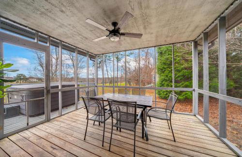 King Beds with Hot Tub Arcade & Golf Course View - Foto 23