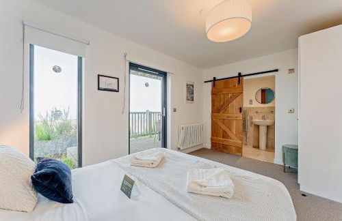 Residence 11 by Together Travel - Luxury 2-Bed Ground Floor Apartment - Photo 10