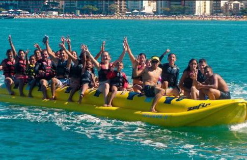 Casa Super Agradável, 250 metros da praia da Areia Preta, cinco quartos com ar, wifi, garagem, completa - Foto 27