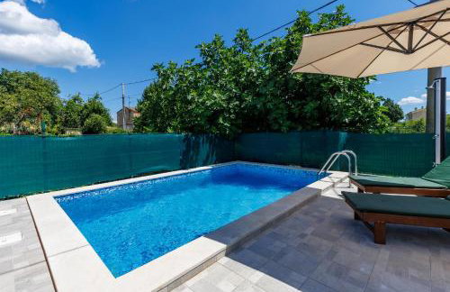 House Papinka with Private Pool & Garden - Happy Rentals - Photo 4
