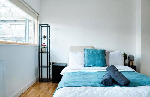 Bright 2-Bedroom Apartment with Scenic Balcony Views - Foto 1