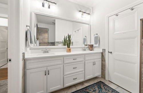 Modern OKC Retreat Half Mile to Plaza District - Foto 24