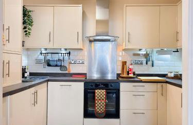 Ocean Whisper - 2 Bedroom Sea Front Apartment - Foto 24