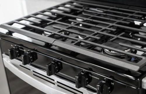 Lakefront Retreat, Mins to Dtown, Firepit, Hot Tub, Pet friendly! - Foto 41