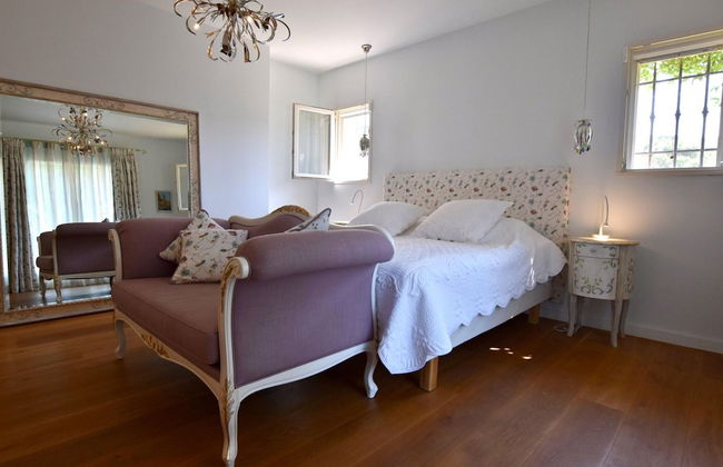 Luxury Villa With Private Pool - Photo 5