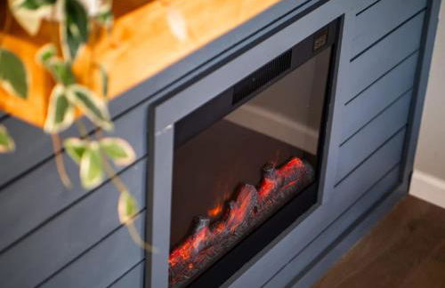 Vermilion Retreat with Game Room, Hot Tub and Across from Community Pool - Foto 9