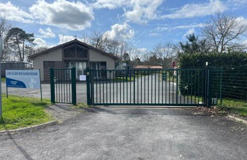 CHALET 10 chaleureux tout confort dans domaine avec Piscine au cœur des Landes bord de Lac avec plage aménagée - Foto 22