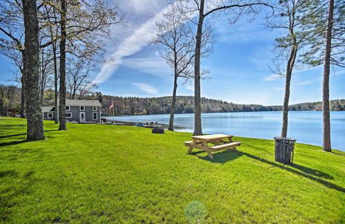 BBQ Ready Lakeside Milford Home with Paddleboat - Foto 36