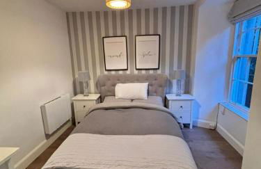 The Gardners apartment in City centre with parking - Foto 33