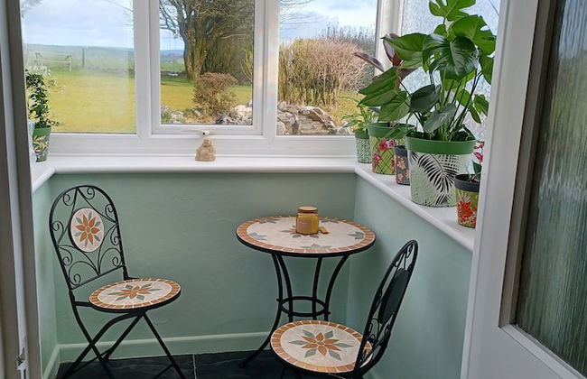 Relax With Amazing Views! 1-bed Studio in Tegryn - Foto 16