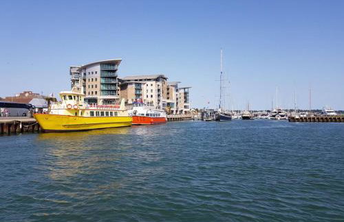 Reflections - Balcony Views of Poole Harbour - Photo 27