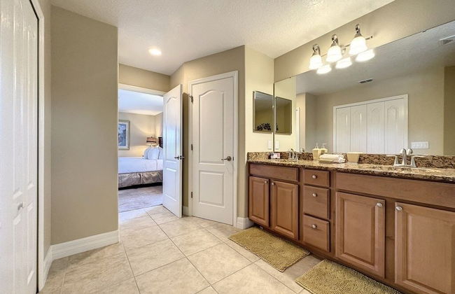 4 Bed 4 Bath With Private Pool/spa 4 Bedroom Home by RedAwning - Foto 44