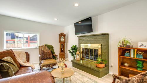 Near Shops and Eats Elegant Home in Wheat Ridge! - Foto 4