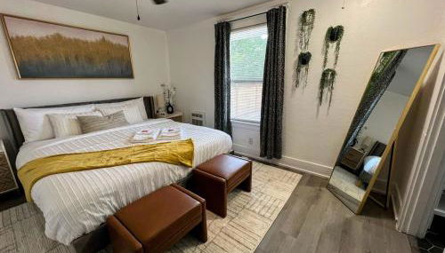 3-Minute JBLM Spacious & Cozy 4BR 2BTH Huge Yard - Foto 3