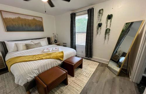 3-Minute JBLM Spacious & Cozy 4BR 2BTH Huge Yard - Foto 3