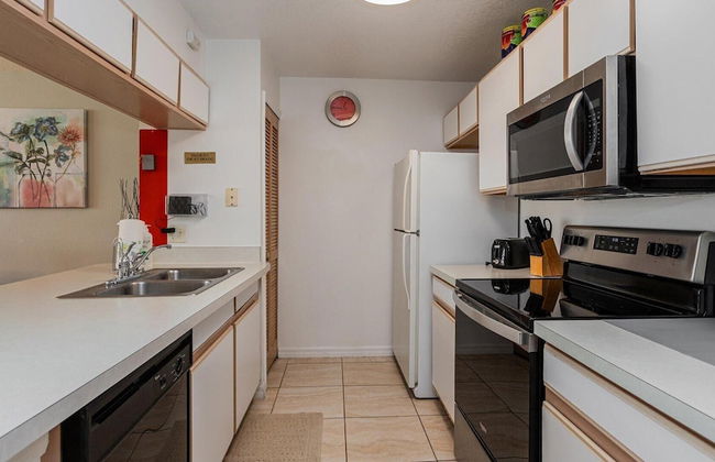 Villas at Island Club Community, Pools, Jacuzzi and More! - Photo 5