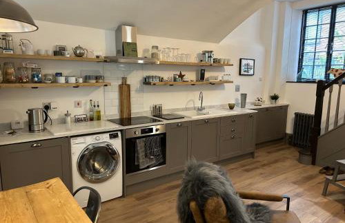 The Hat Works - Photo 10