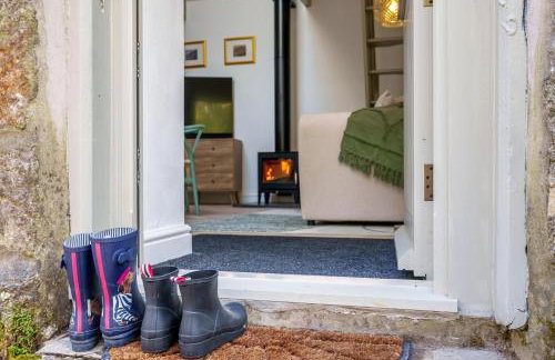 The Enchanted Cottage - Photo 10