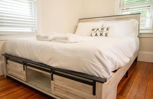 Lakeview Getaway with Hot Tub - Foto 13