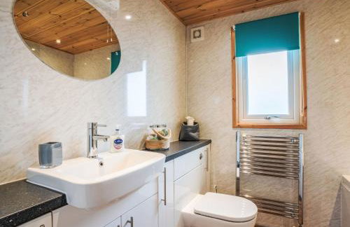 Chalet Loch Leven Lodge 21 by Interhome - Photo 33