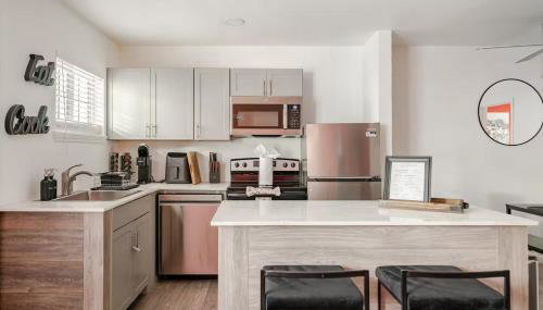 NEW Montrose Gem! Central to Museum District & Downtown Houston - Foto 5