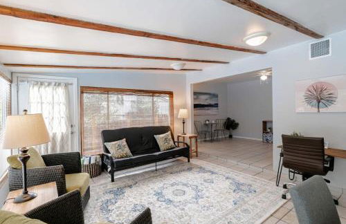 Private Pool & Yard Mins to Dining & University - Foto 24