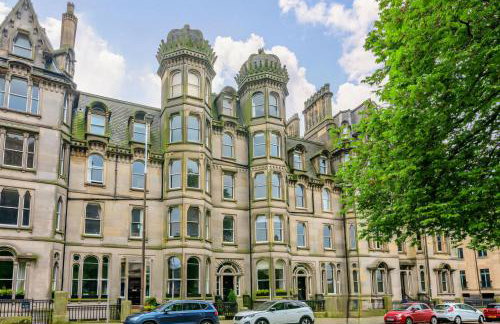 2 Bedroom Sofa bed in livingroom Castle View 1st floor sleeps 6 - Foto 1