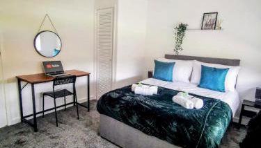 No 7 - Bright, Spacious 3 Bed Home with Parking & WiFi - Foto 4