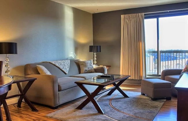 Obasa Suites @ The Hallmark - Photo 8