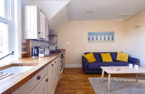 Guildford Station with Parking - Photo 11