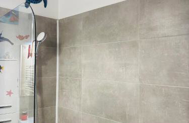 THE ENCHANTED HOUSE ( 15 min walk to Disney) - Foto 2