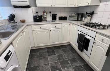 Stylish & Centrally Located - Foto 12