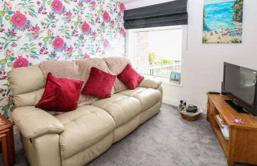 Sea View Cottage - Photo 7