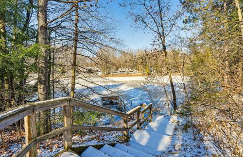 Lakefront Townsend Cabin with Fire Pit and Dock! - Foto 25