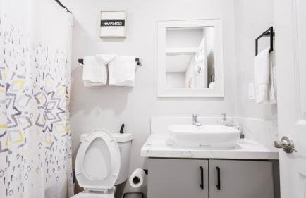 Exotic Homes Gillespie Dr by SD stay - Foto 17