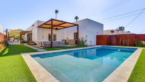 Backyard Oasis with Pool! Family Getaway in Phoenix - Foto 2