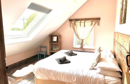 Deer Den timber clad cabin with hot tub, up private lane - Photo 10