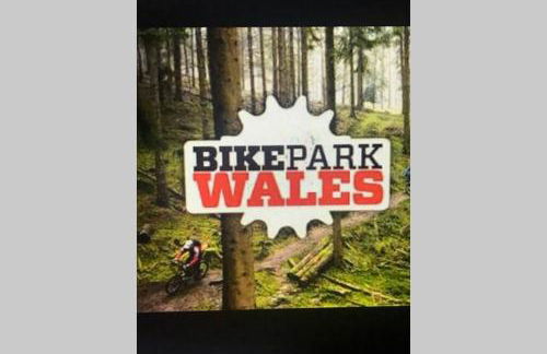 3 Story House near Bike park Wales & zip world - Photo 6