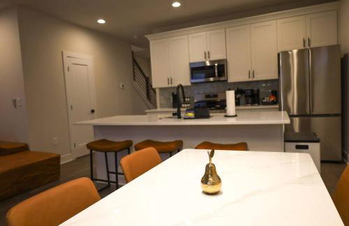 Brand new Duplex in Cornelius convenient located - Foto 1