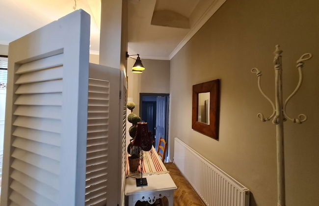 Beautifully Decorated 1-bed Apartment in Sale - Photo 20