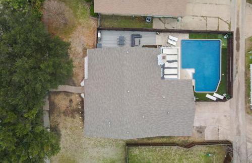 Luxurious 5BR 2BA Holiday Home with Pool, Grill, Sauna & Game Room - Foto 57