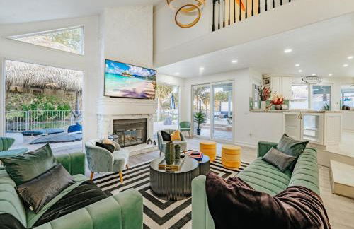 Beachfront Oasis w Htd Pool Cinema Game-Room Tiki - Foto 33