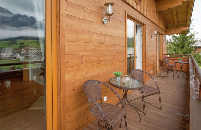 Stunning Holiday Home With Balcony, Ski Storage, Parking - Photo 19