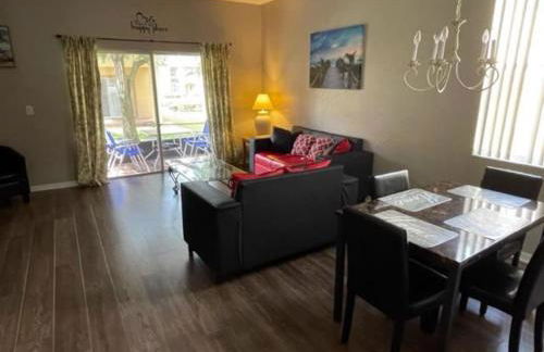 Charming 4 bed 3 bath Townhome - Foto 4