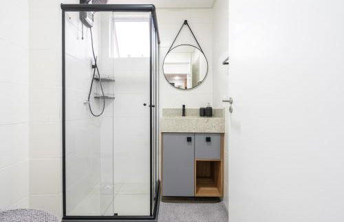 Apartamento 150m da PRAIA com SACADA, WI-FI AR CONDICIONADO, PISCINA, PORTARIA 24h, PLAYGROUND e vaga de GARAGEM - Foto 21