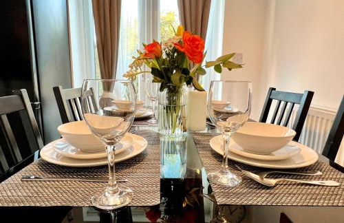 Delightfully decorated cosy two bedroom family home Great transport links to central London - Foto 16