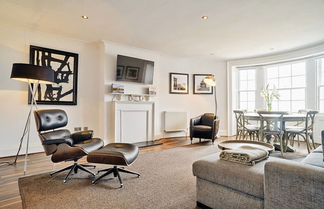 JOIVY Luxury George Street Apartments: Castle Suite - Photo 1