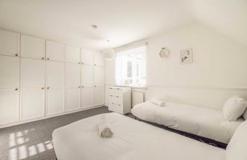 Large 6BR Home Sleeps 12 Free Parking & WiFi - Foto 17