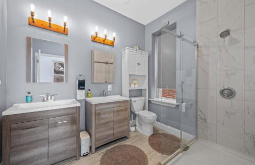 The Modern Family Retreat ABODEbucks - Foto 25